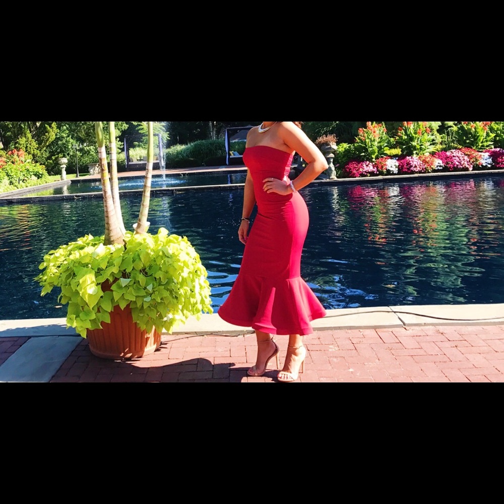 RED DRESS FORMAL - Picture 3 of 4